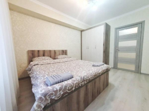 Fantastic Flat at Quite Center